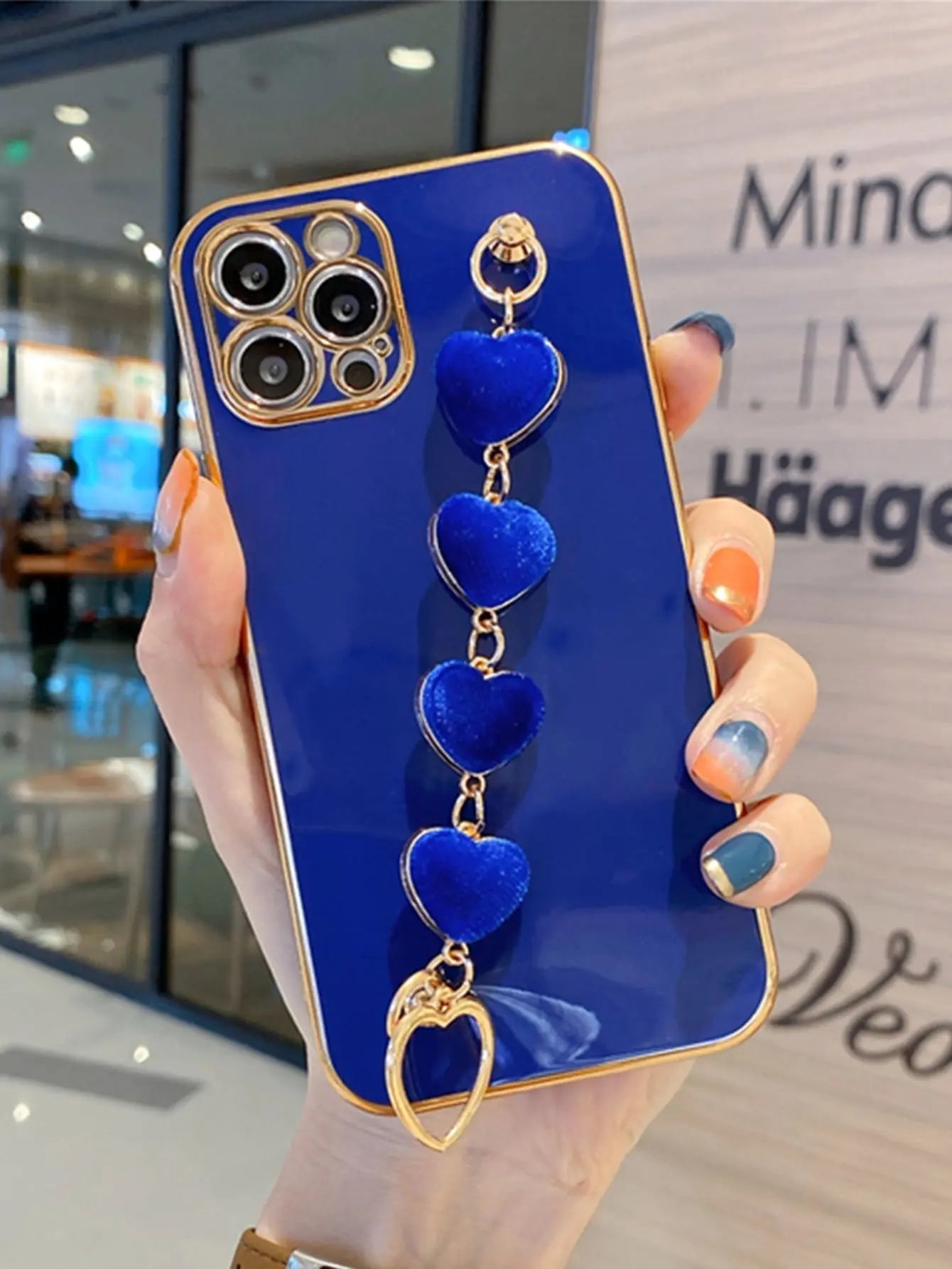 Solid Phone Case With Heart Decor Hand Strap