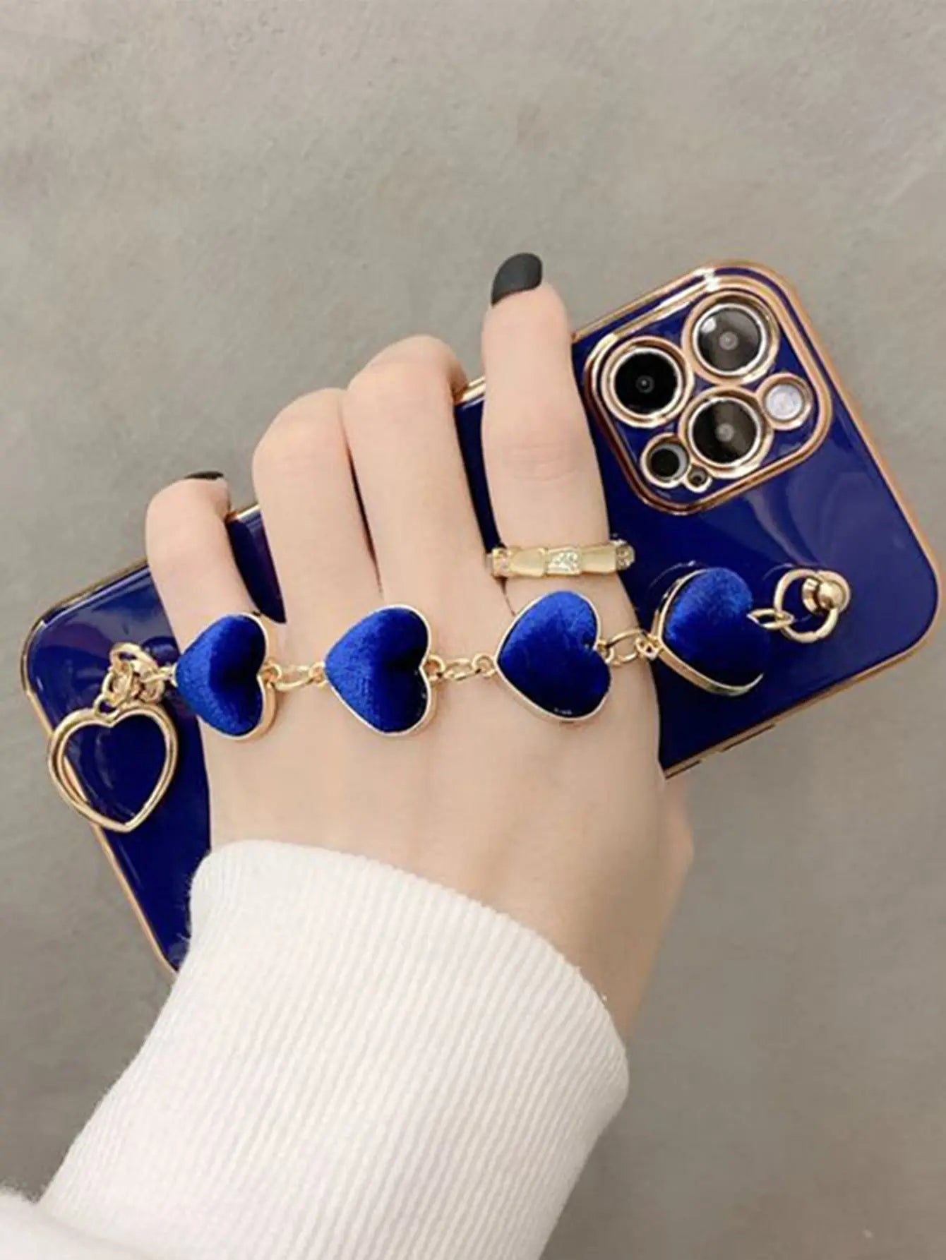 Solid Phone Case With Heart Decor Hand Strap